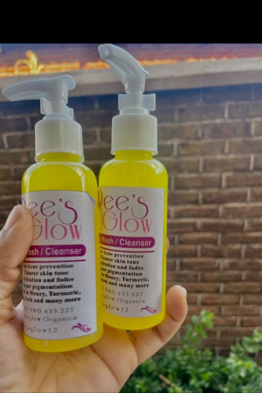 Facial cleanser/ Face wash